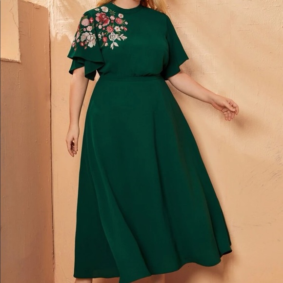 Black plus size ruffle sleeves embroidered belted dress - Picture 3 of 16